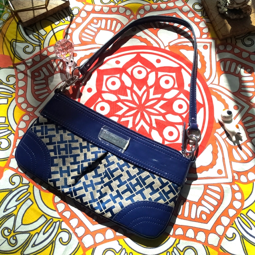 🌑TOMMY HILFIGER HAND BAG LIKE NEW🌑